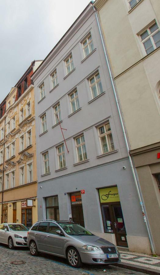 Downtown Chlumova Apartment